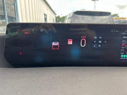 Used 2025 Ford Expedition Platinum AWD/4WD image 13