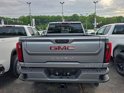 New 2026 GMC Sierra 2500 Denali w/ Technology Package AWD/4WD image 8