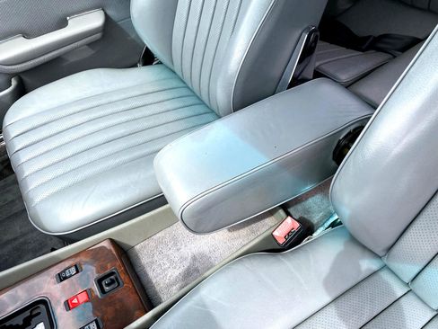 Used 1989 Mercedes-Benz 560 SL image 30