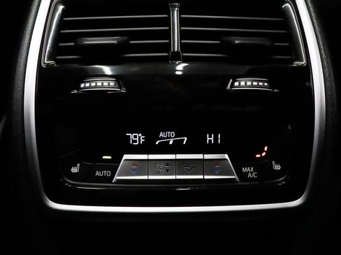 Used 2025 BMW X7 M60i image 53
