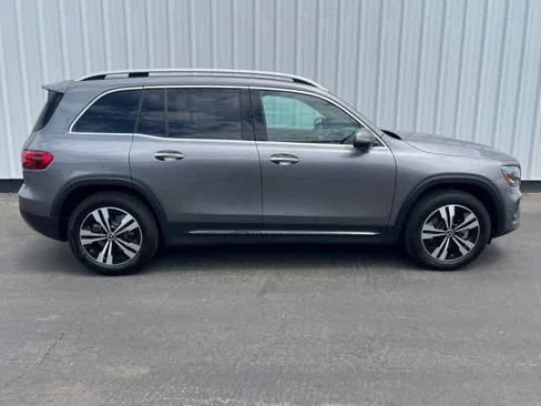 Used 2026 Mercedes-Benz GLB 250 4MATIC image 7