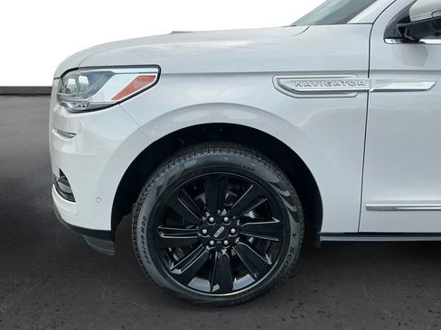 Certified 2024 Lincoln Navigator L Reserve image 13
