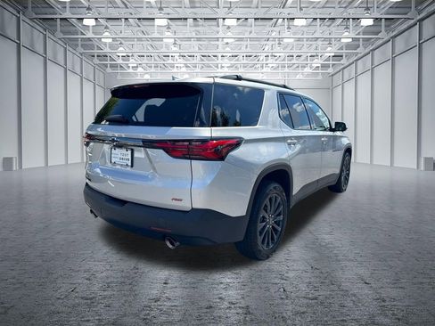 Used 2022 Chevrolet Traverse RS FWD image 7
