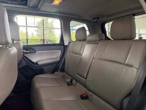 Used 2014 Subaru Forester 2.5i Touring AWD/4WD image 19
