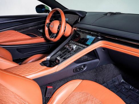 Used 2024 Aston Martin DB12 Coupe image 16