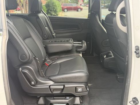 Used 2023 Honda Odyssey Touring image 15