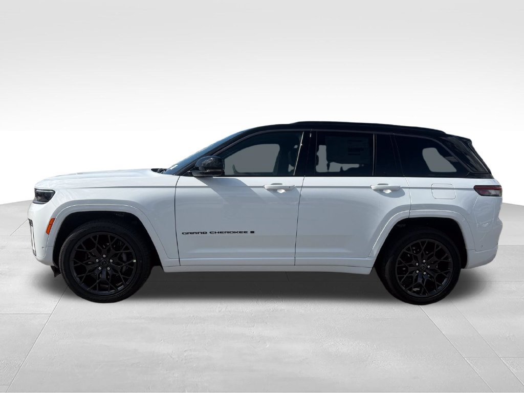 New 2027 Jeep Grand Cherokee Summit AWD/4WD image 2