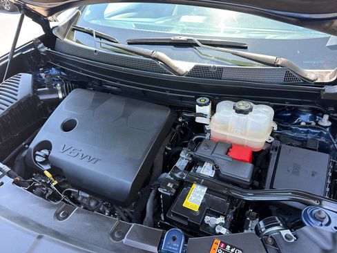 Used 2023 Chevrolet Traverse LS FWD image 5