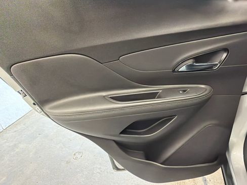 Used 2022 Buick Encore Preferred FWD image 22