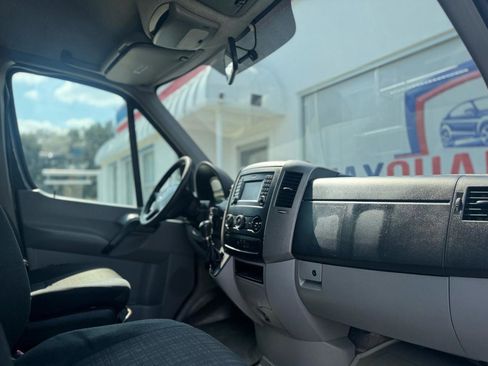 Used 2018 Mercedes-Benz Sprinter 2500 image 39