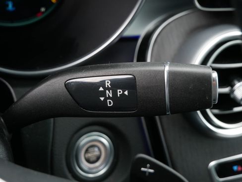 Used 2022 Mercedes-Benz GLC 300 4MATIC w/ Multimedia Package Lite image 29