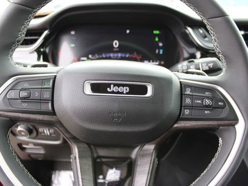 Used 2023 Jeep Grand Cherokee 30th Anniversary image 14