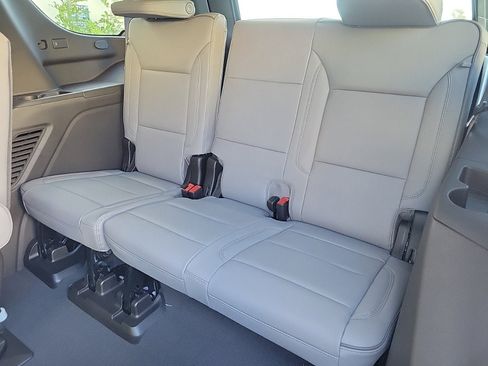 New 2026 GMC Yukon Elevation image 12