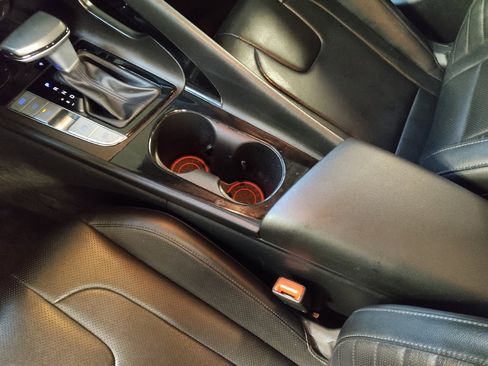 Used 2024 Hyundai Elantra Limited image 26