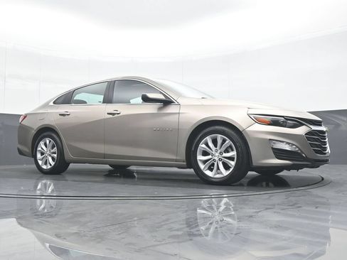 Used 2022 Chevrolet Malibu LT FWD image 32