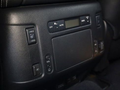 Used 2020 Nissan Armada Platinum w/ Captain's Chairs Package image 26