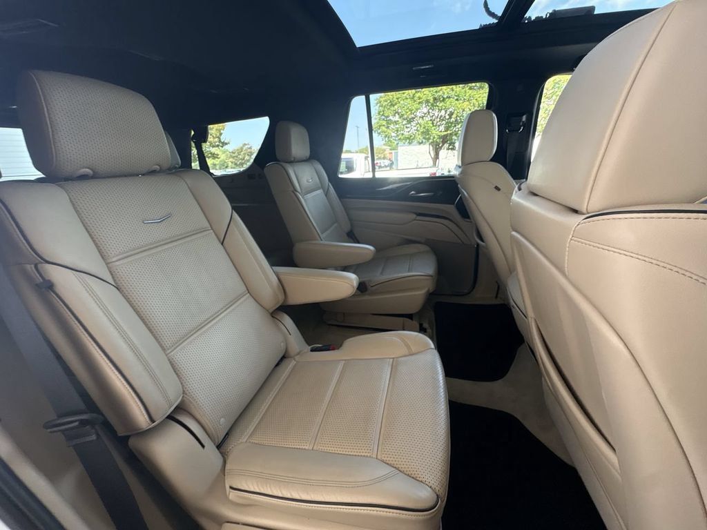 Certified 2023 Cadillac Escalade Premium Luxury w/ Performance Package AWD/4WD image 28