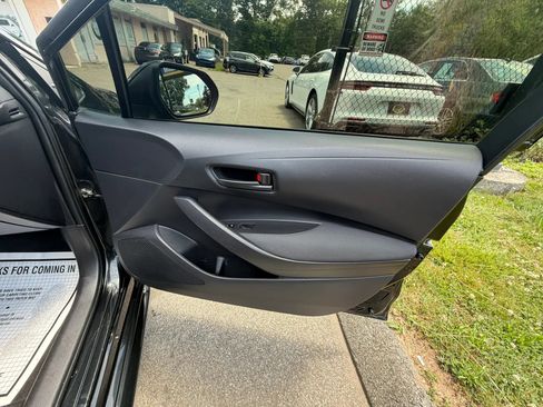 Used 2022 Toyota Corolla LE w/ Carpet Mat Package (TMS) FWD image 14