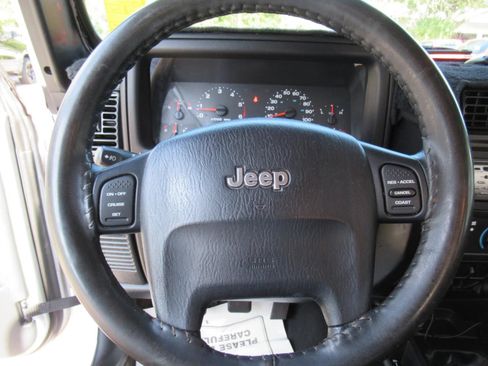 Used 2006 Jeep Wrangler Sport w/ 30" Tire & Wheel Group AWD/4WD image 21