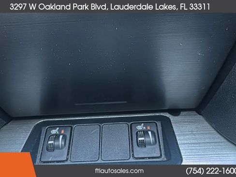 Used 2012 Toyota Camry SE w/ Leather Pkg FWD image 50