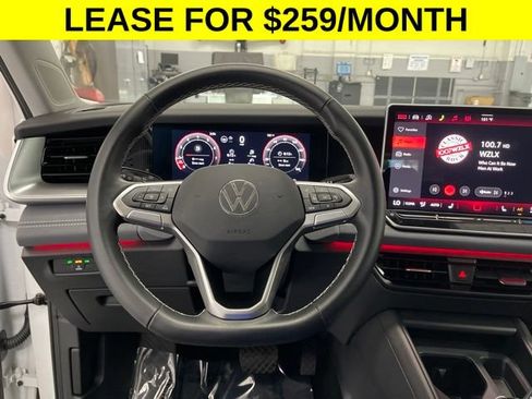 Used 2026 Volkswagen Tiguan SE AWD/4WD image 15