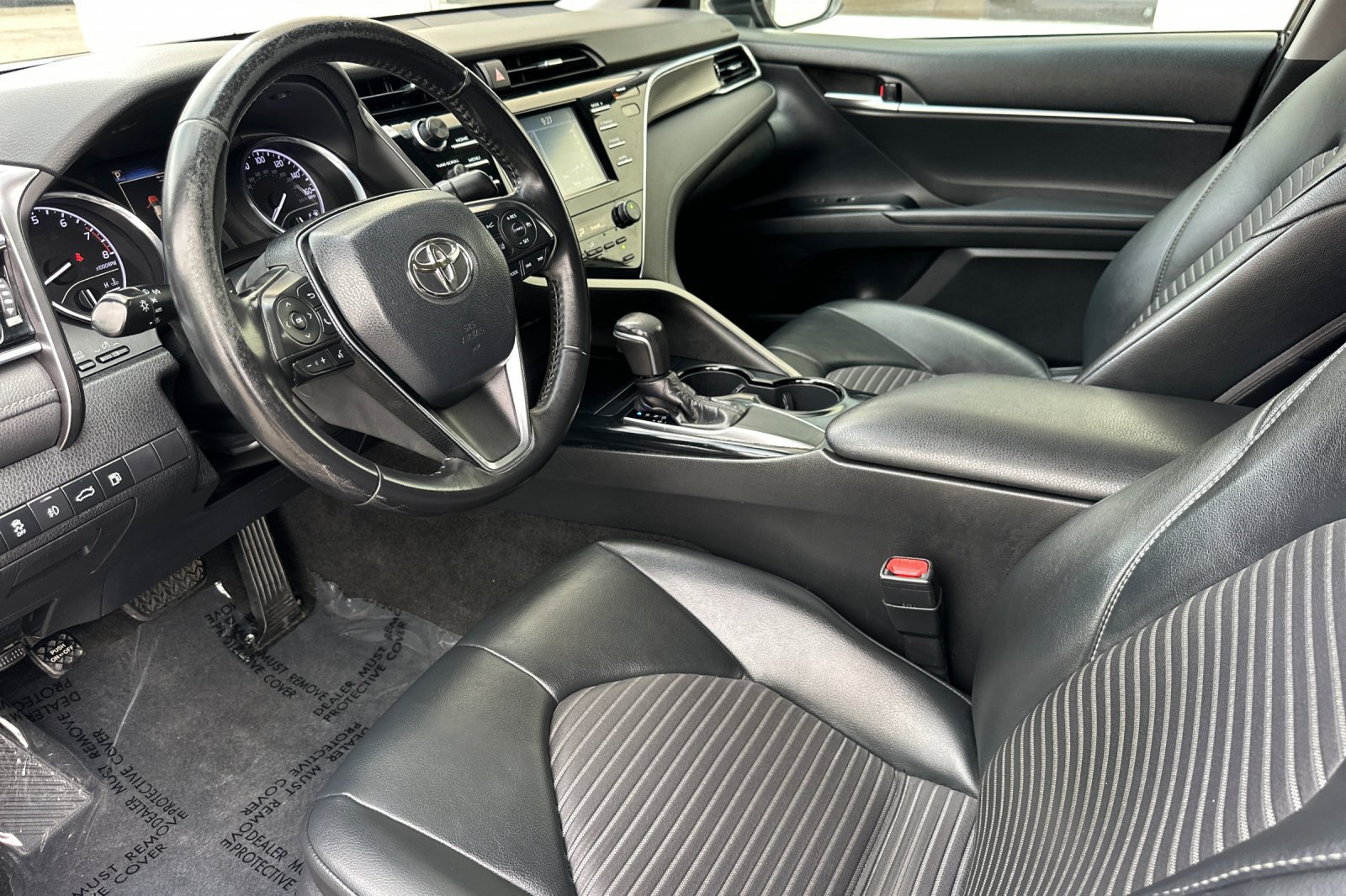 Used 2018 Toyota Camry SE FWD image 10