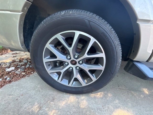 Used 2017 Ford Expedition EL XLT w/ Equipment Group 202A AWD/4WD image 8