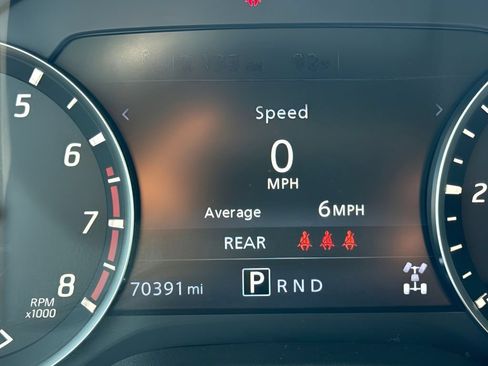Used 2024 Nissan Titan SV w/ SV Convenience Package AWD/4WD image 12
