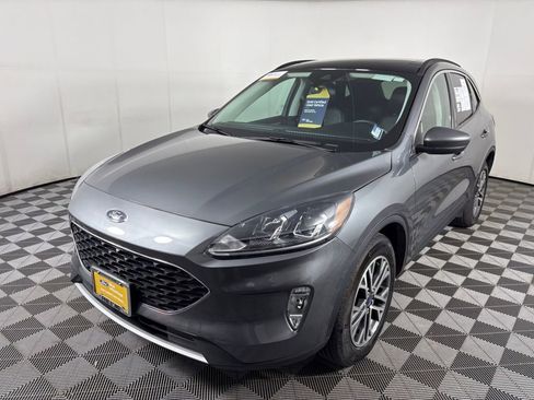 Certified 2022 Ford Escape SEL image 3