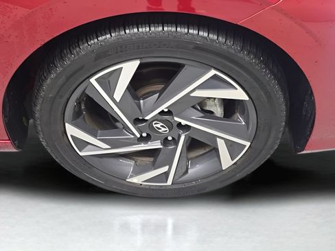 Used 2025 Hyundai Elantra SEL FWD image 44