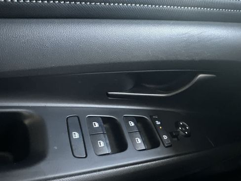 Used 2025 Hyundai Elantra Sport FWD image 17