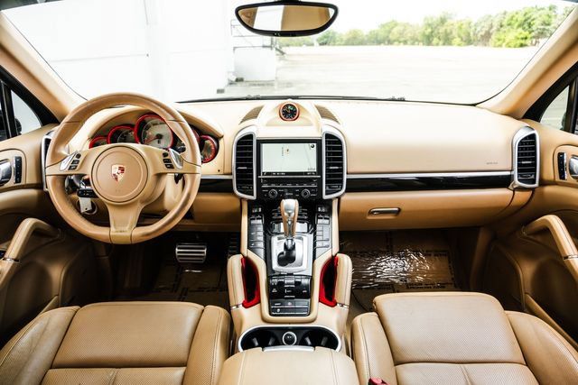 Used 2014 Porsche Cayenne S AWD/4WD image 6