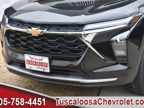 Certified 2025 Chevrolet Trax LT FWD image 37