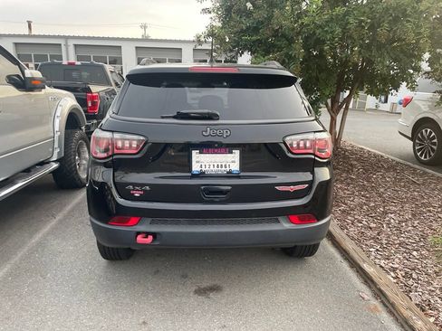 Used 2019 Jeep Compass Trailhawk w/ Cold Weather Group AWD/4WD image 6