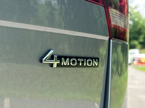 Used 2023 Volkswagen Tiguan SE R-Line AWD/4WD image 13