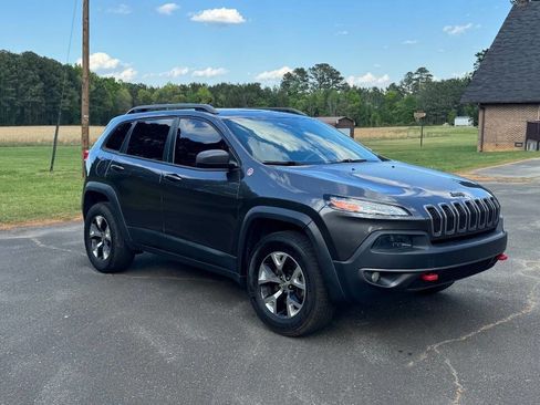 Used 2015 Jeep Cherokee Trailhawk w/ Comfort/Convenience Group image 2