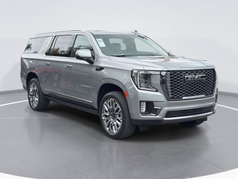 Used 2024 GMC Yukon XL Denali Ultimate AWD/4WD image 1