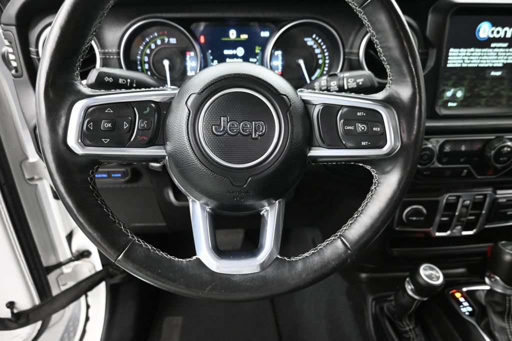Used 2023 Jeep Wrangler Unlimited Sahara w/ Cold Weather Group AWD/4WD image 17