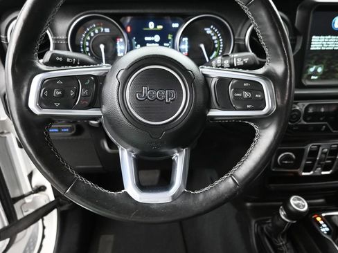 Used 2023 Jeep Wrangler Unlimited Sahara w/ Cold Weather Group AWD/4WD image 17