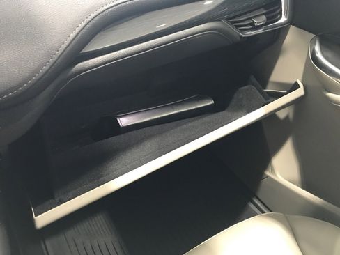 Used 2020 Cadillac XT4 Premium Luxury image 31