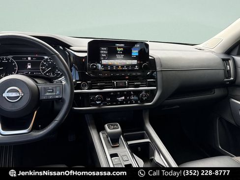 Certified 2022 Nissan Pathfinder SL w/ SL Premium Package FWD image 27