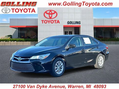 Used 2017 Toyota Camry LE image 1