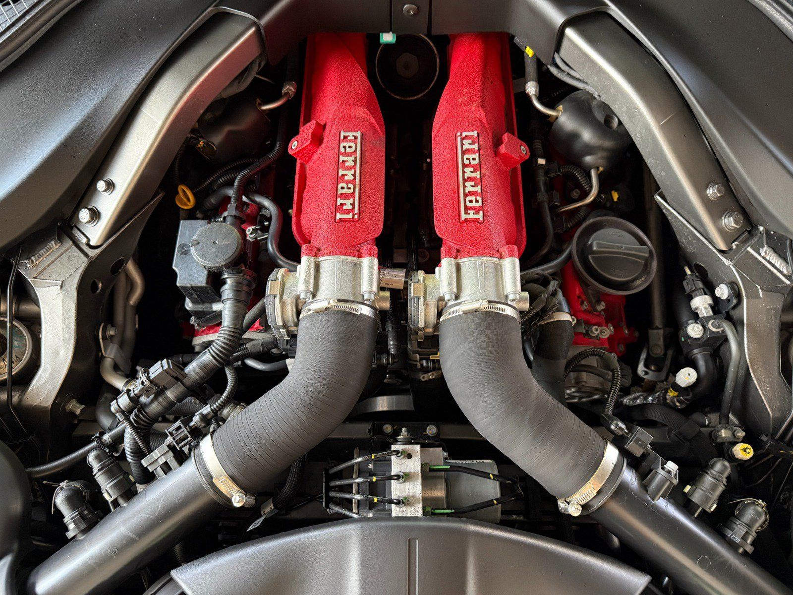 Used 2022 Ferrari Portofino M RWD image 40
