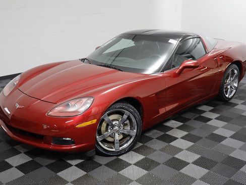 Used 2010 Chevrolet Corvette Coupe w/ Roof Package image 2