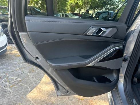 Used 2025 BMW X6 xDrive40i w/ Climate Comfort Package image 17