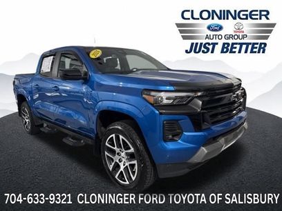 Used 2024 Chevrolet Colorado Z71 w/ Z71 Convenience Package 2