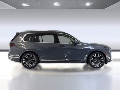 Used 2024 BMW X7 xDrive40i w/ Parking Assistance Package AWD/4WD image 7
