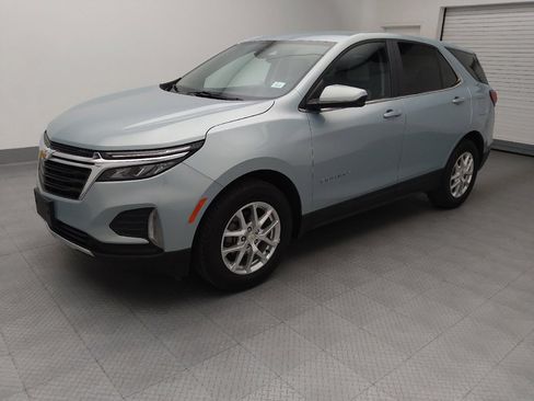Used 2022 Chevrolet Equinox LT FWD image 2