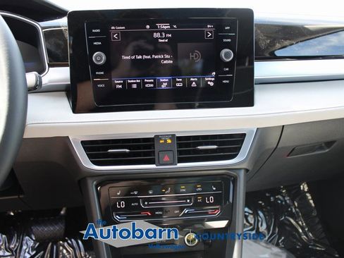 Used 2025 Volkswagen Taos SE AWD/4WD image 13