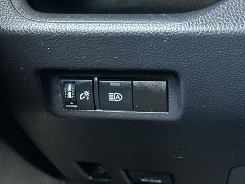 Certified 2021 Toyota RAV4 LE AWD/4WD image 29